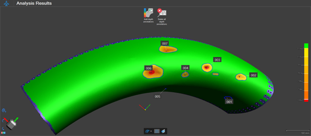 Schermata di VXintegrity di una scansione e di una mappa dei colori della sezione curva di una gondola motore indicante diverse ammaccature piccole e grandi.