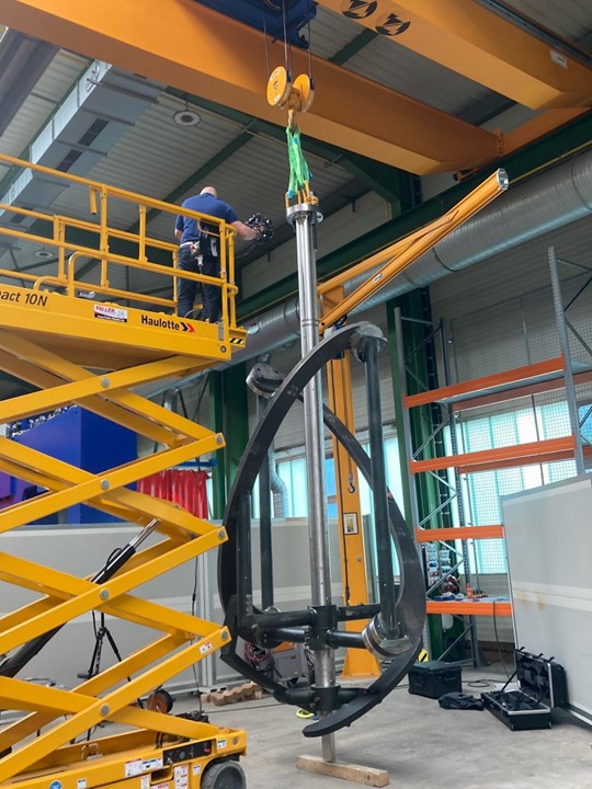 An EKATO employee carrying out a 3D measurement process on an agitating system with the MetraSCAN BLACK+™|Elite 3D scanner