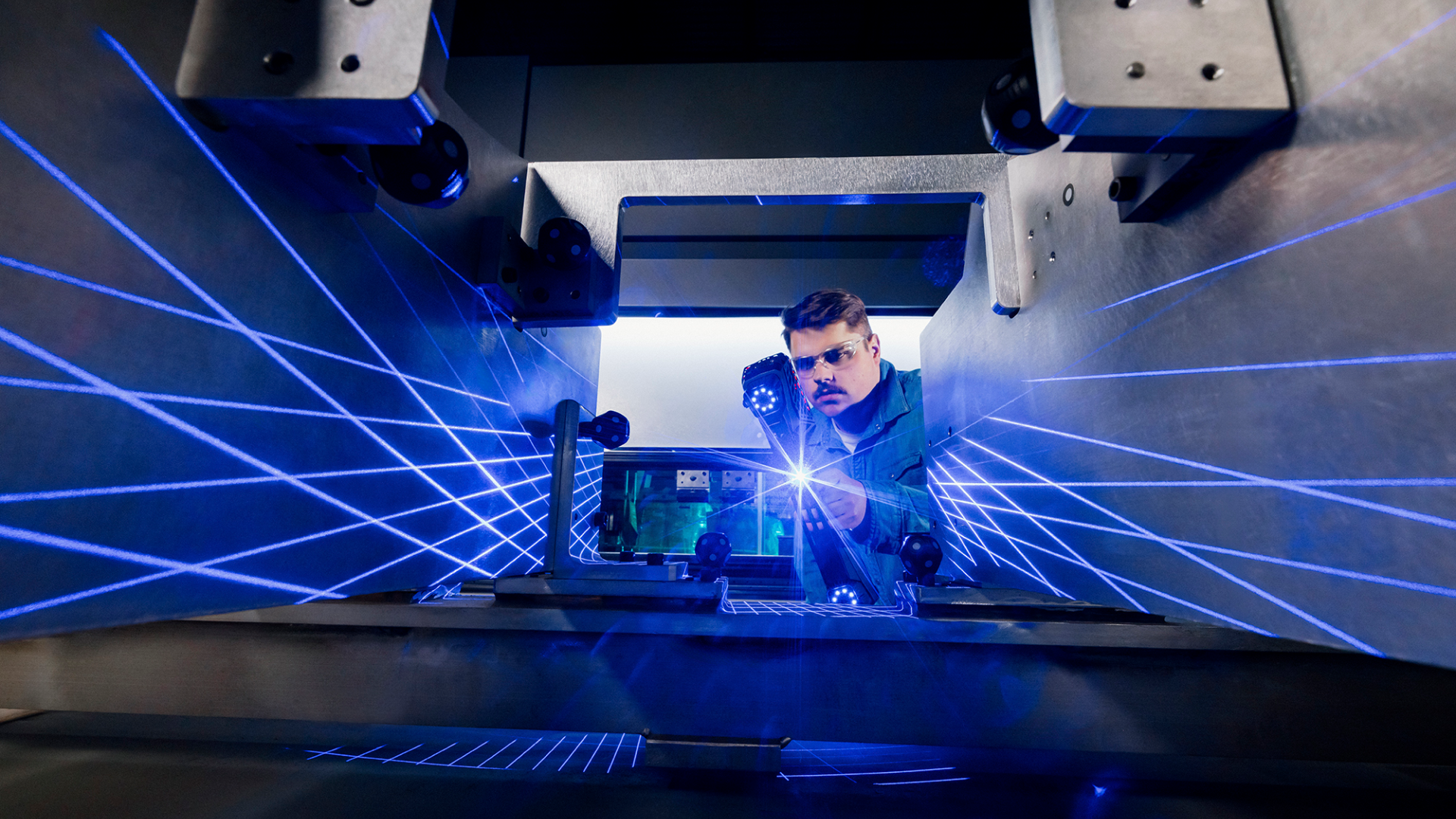HandySCAN 3D MAX Series™: 3D Measurement Efficiency, Scaled for