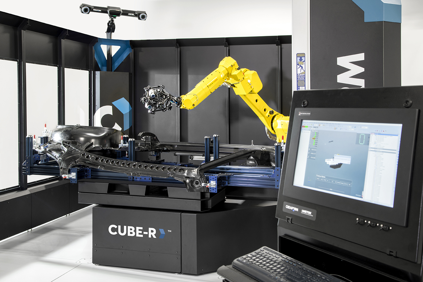 Le CUBE-R de Creaform est une MMT à numérisation 3D automatisée clé en main.