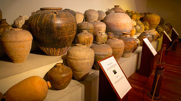 Artifact pots display at the National Museum of the Philippines in Manilla