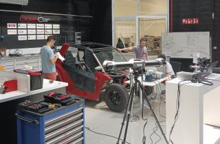 Laboratory at AIC where students work on development and construction within the framework of the Extreme Automotive Program (EAP).